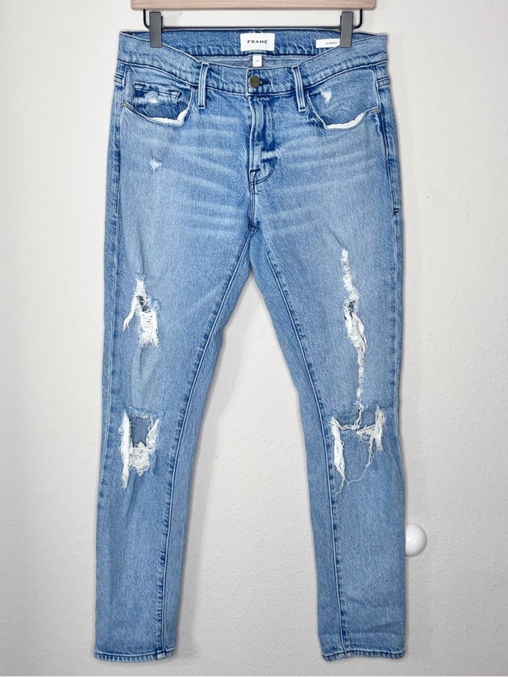 FRAME Le Garcon Jean Beldon Rips LGJL14 Size 27 Light Blue Distressed